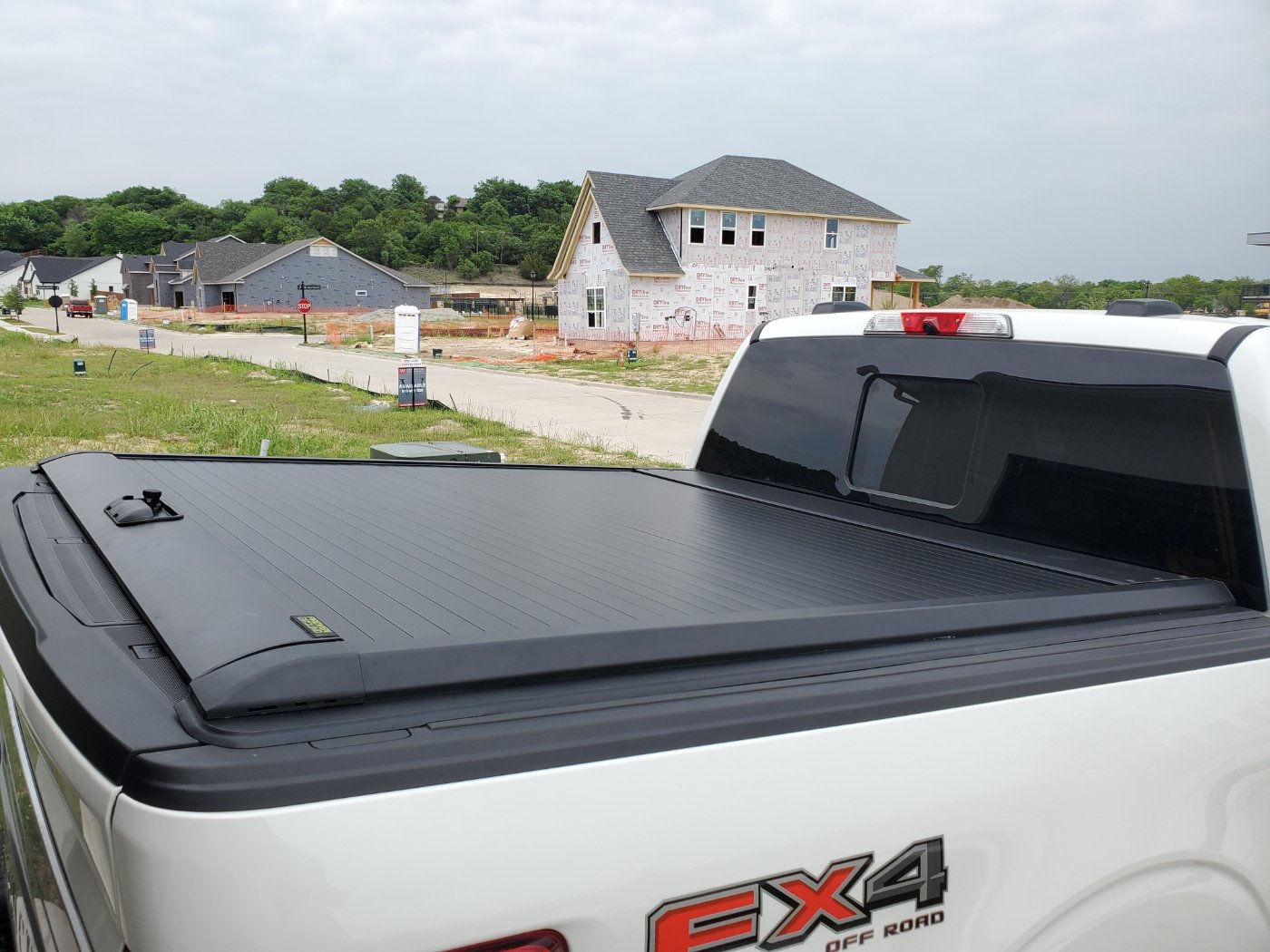 Hard bed Cover installed on a Truck