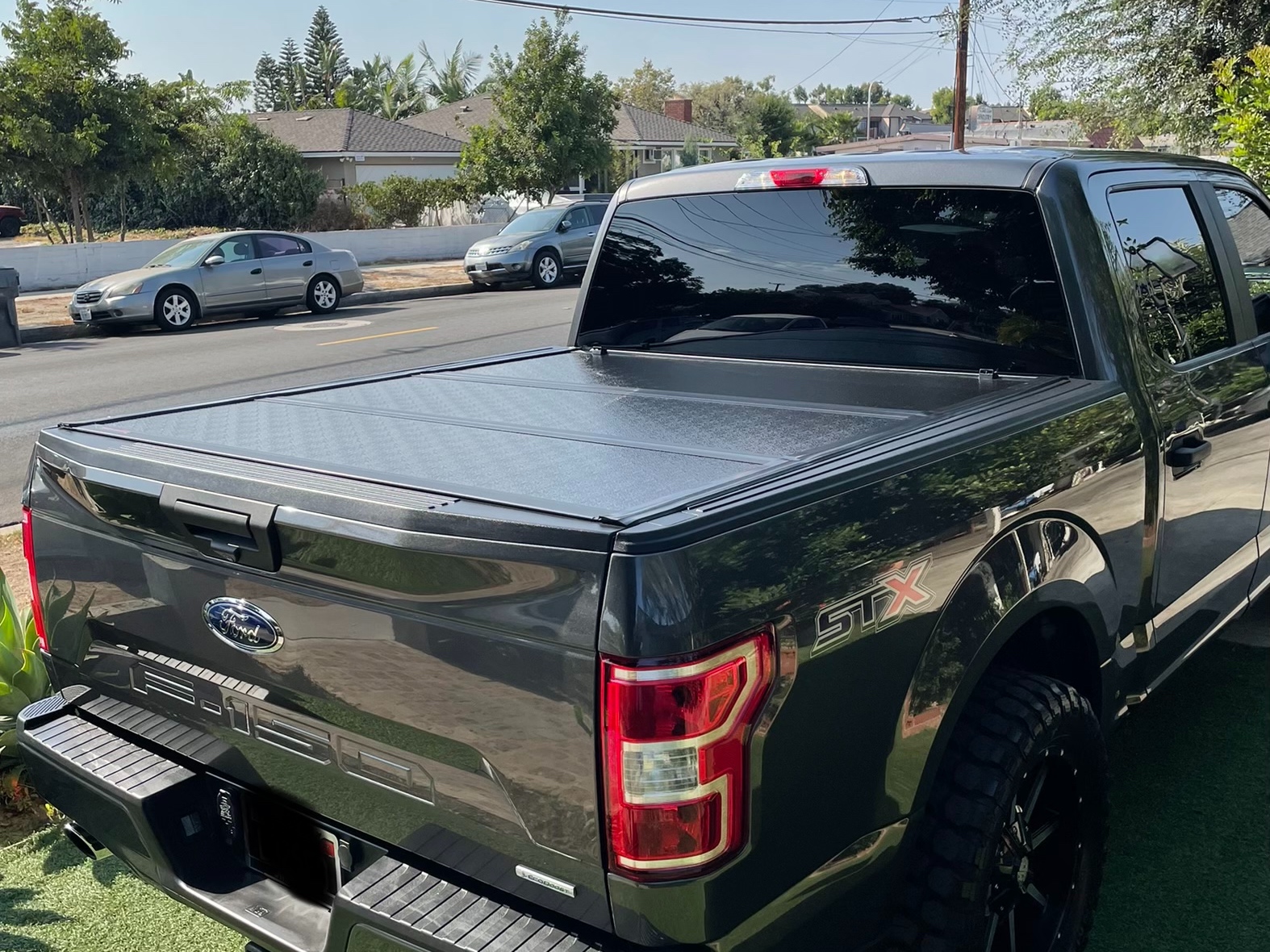 Rough Country Low Profile Hard Tri-Fold Tonneau Cover (15-23 F-150 w/ 5-1/2-Foot Bed)