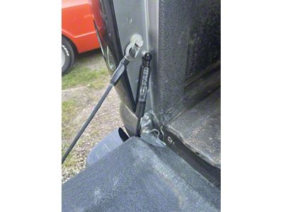 Tailgate Saver Strut (99-06 Silverado 1500)