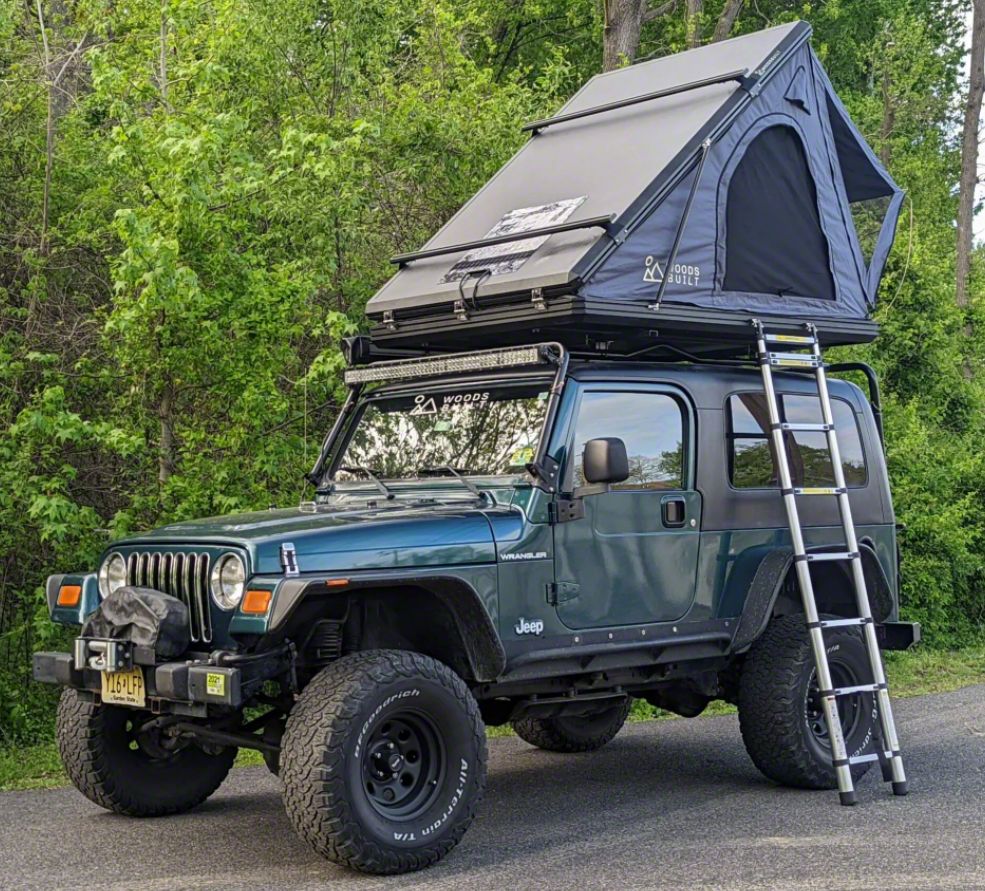 WoodsBuilt Silverado 1500 Mountaineer Solar Roof Top Tent 1 (Universal ...